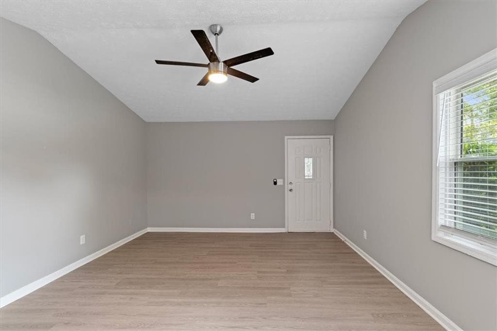 3 bedroom, 2 bathroom, 1,100 sq ft duplex for rent at 892 Five Forks Trickum Road, Lawrenceville, GA 30046 for $1,750 a month — photo 3
