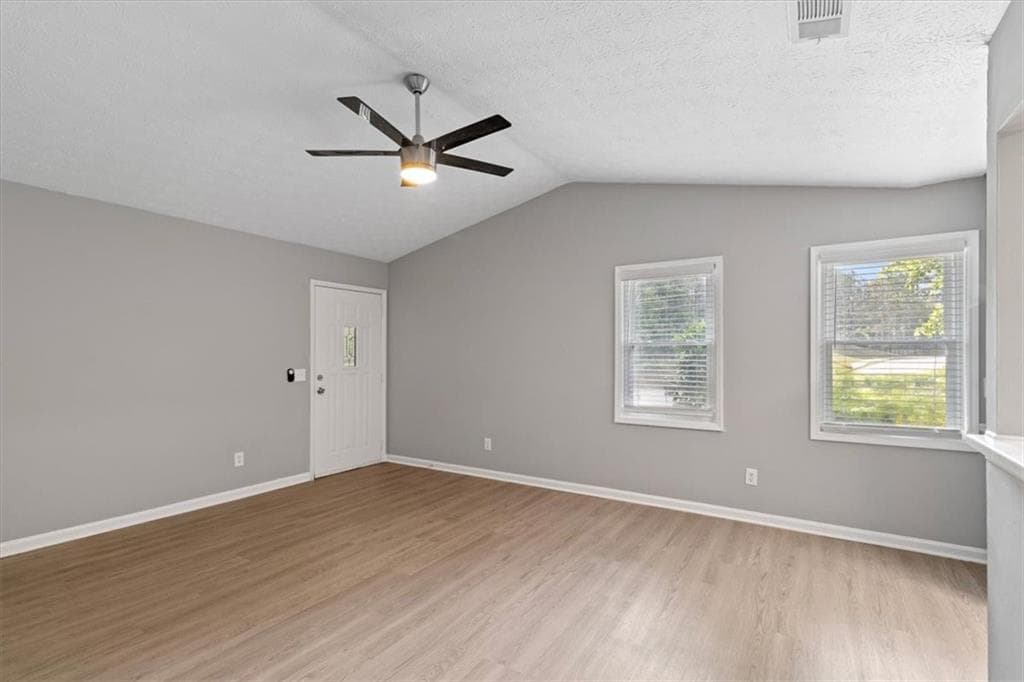 3 bedroom, 2 bathroom, 1,100 sq ft duplex for rent at 892 Five Forks Trickum Road, Lawrenceville, GA 30046 for $1,750 a month — photo 4