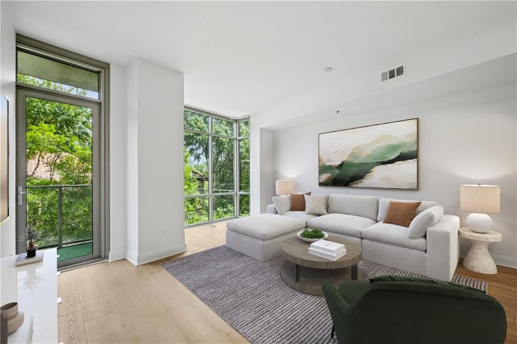 1 bedroom, 1 bathroom, 1,000 sq ft condominium for sale at 905 Juniper Street 316, Atlanta, GA 30309 — photo 2