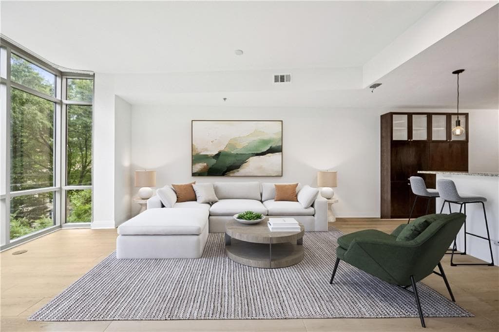 1 bedroom, 1 bathroom, 1,000 sq ft condominium for sale at 905 Juniper Street 316, Atlanta, GA 30309 — photo 4