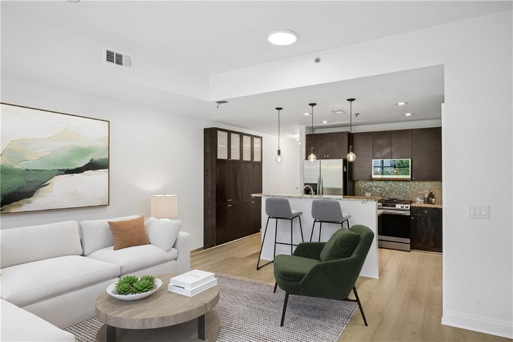 1 bedroom, 1 bathroom, 1,000 sq ft condominium for sale at 905 Juniper Street 316, Atlanta, GA 30309 — photo 6
