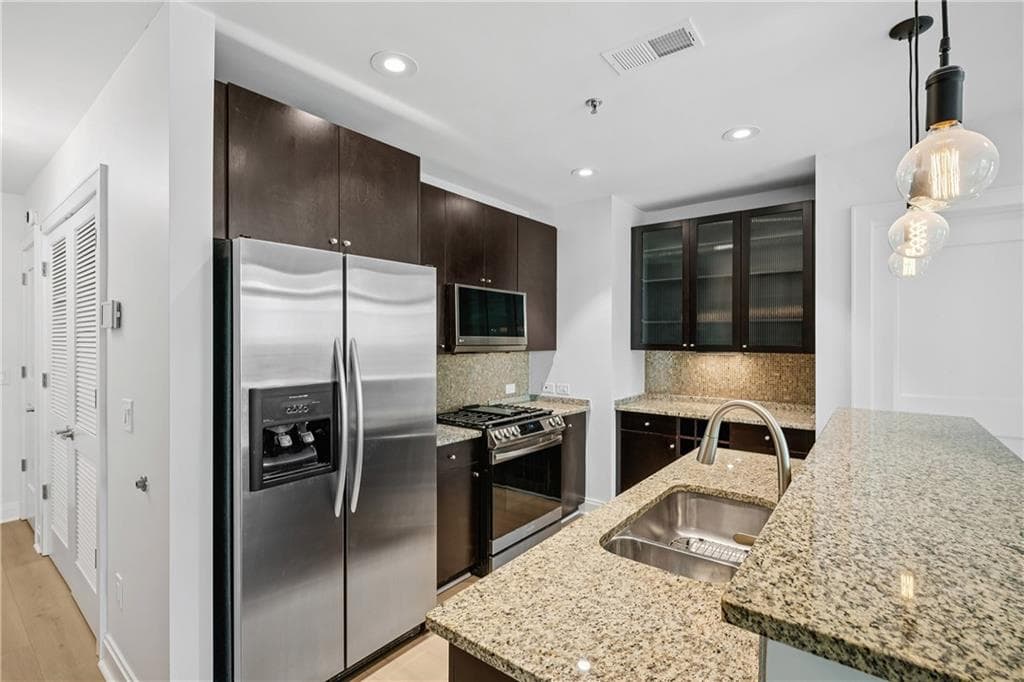 1 bedroom, 1 bathroom, 1,000 sq ft condominium for sale at 905 Juniper Street 316, Atlanta, GA 30309 — photo 7