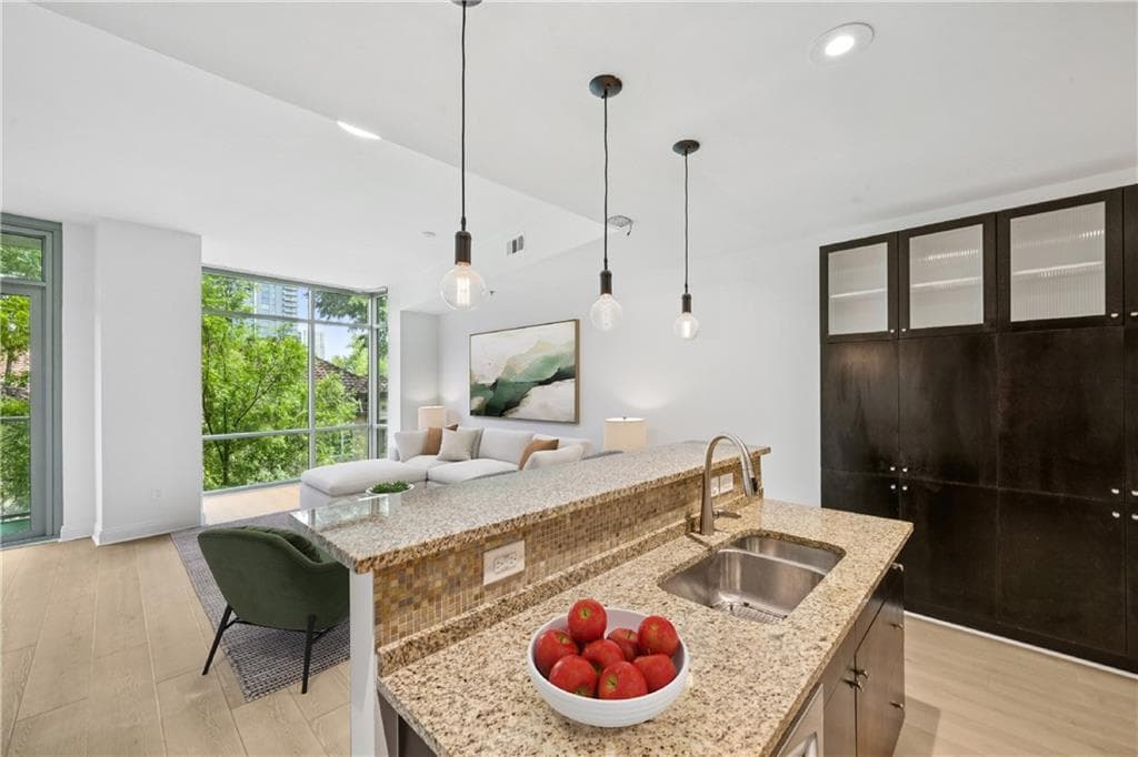 1 bedroom, 1 bathroom, 1,000 sq ft condominium for sale at 905 Juniper Street 316, Atlanta, GA 30309 — photo 10