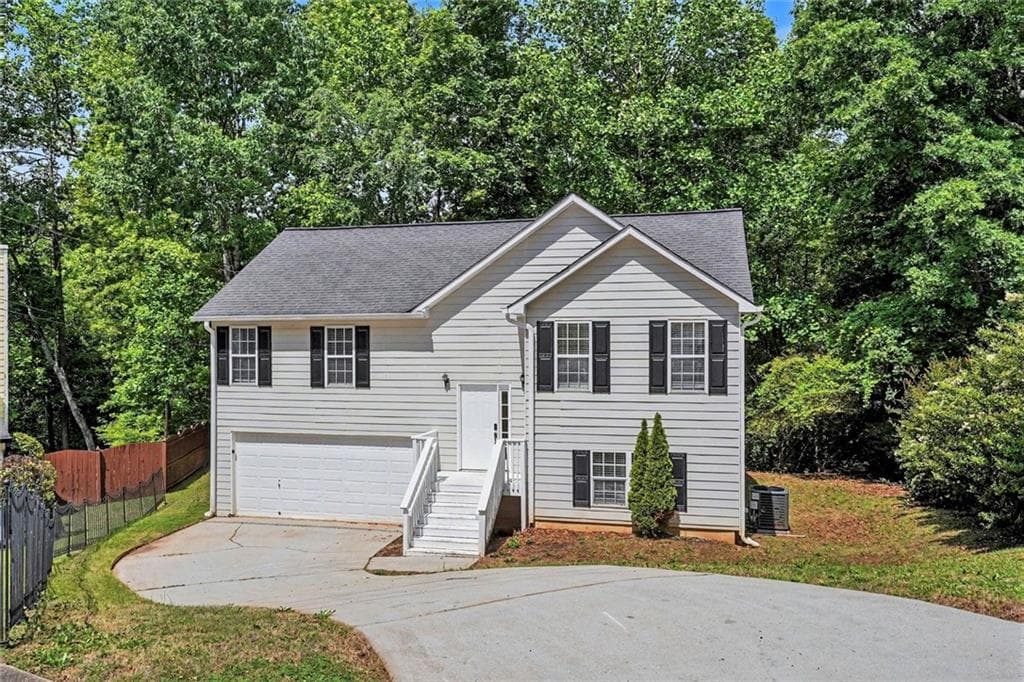 4 bedroom, 3 bathroom, 2,058 sq ft single family residence for sale at 120 Beaverdam Court, Covington, GA 30016 — photo 2