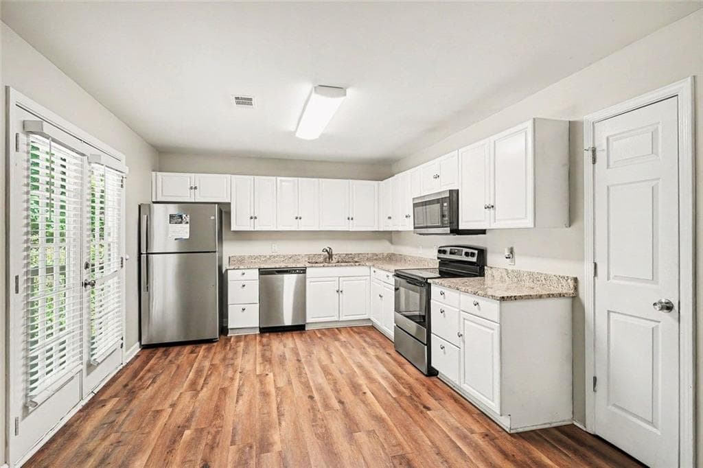 4 bedroom, 3 bathroom, 2,058 sq ft single family residence for sale at 120 Beaverdam Court, Covington, GA 30016 — photo 5
