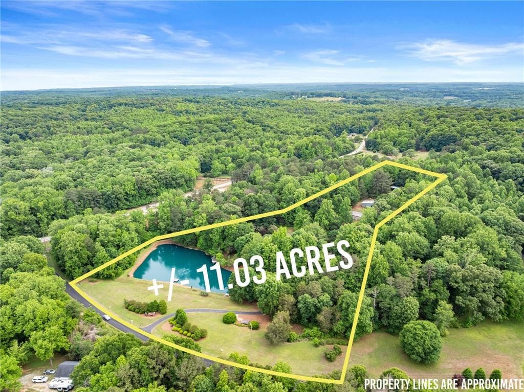 3 bedroom, 3 bathroom, 5,422 sq ft single family residence for sale at 2832 B Wilson Road, Commerce, GA 30529 — photo 3