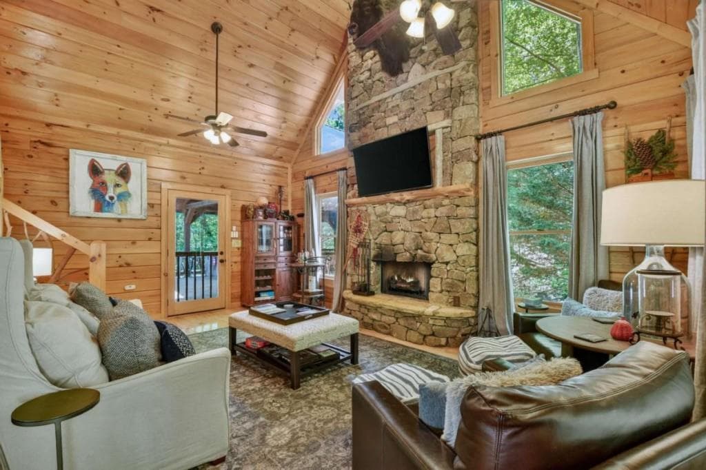 3 bedroom, 3 bathroom, 2,080 sq ft single family residence for sale at 101 Overlook Road, Blue Ridge, GA 30513 — photo 6