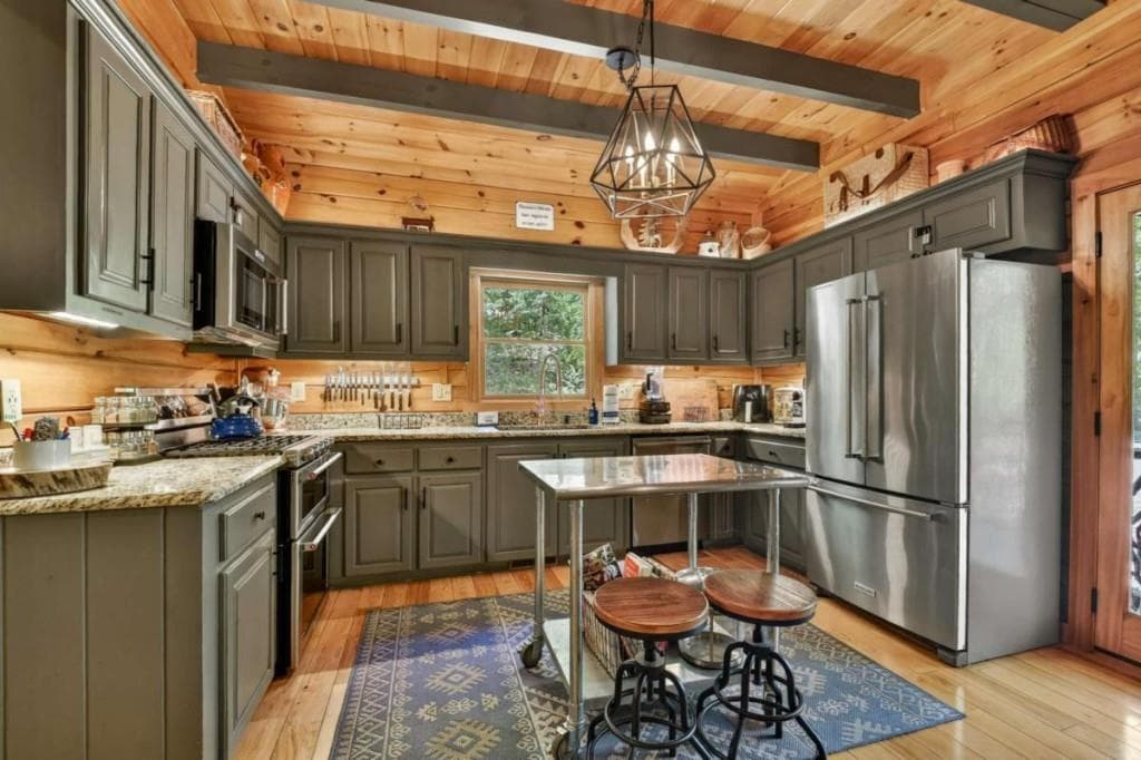 3 bedroom, 3 bathroom, 2,080 sq ft single family residence for sale at 101 Overlook Road, Blue Ridge, GA 30513 — photo 9
