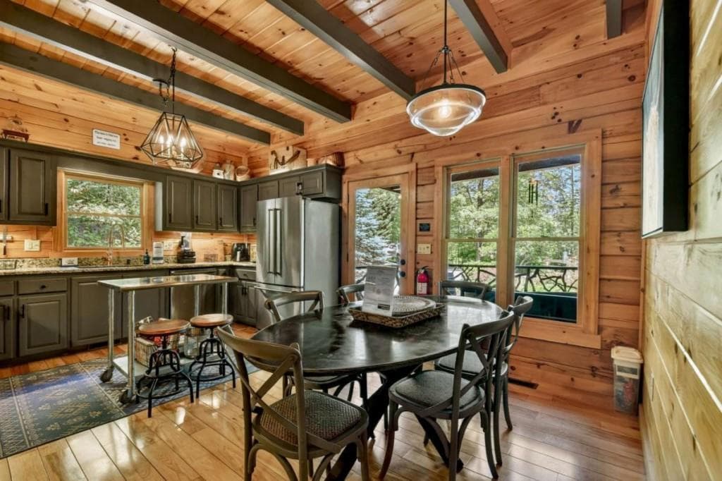 3 bedroom, 3 bathroom, 2,080 sq ft single family residence for sale at 101 Overlook Road, Blue Ridge, GA 30513 — photo 10