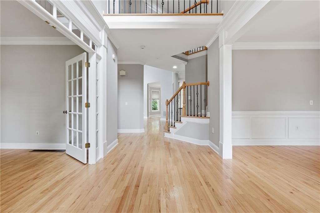 4 bedroom, 5 bathroom, 5,307 sq ft single family residence for sale at 6279 Creekstone Path, Cumming, GA 30041 — photo 4