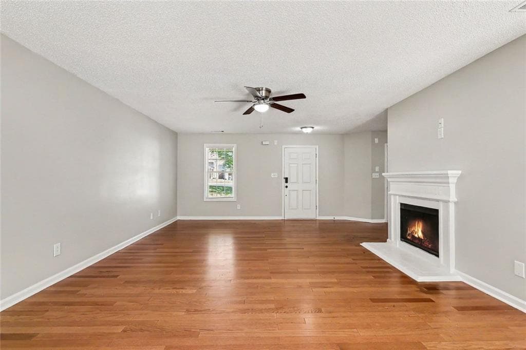 3 bedroom, 3 bathroom, 1,656 sq ft single family residence under contract at 4489 Chestnut Lake Avenue, Lithonia, GA 30038 — photo 5