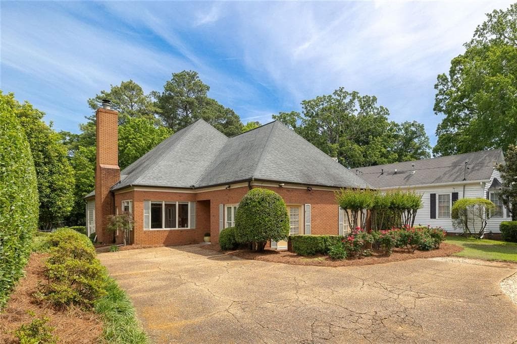 4 bedroom, 5 bathroom, 3,265 sq ft single family residence sold at 570 Rock Springs Road, Atlanta, GA 30324