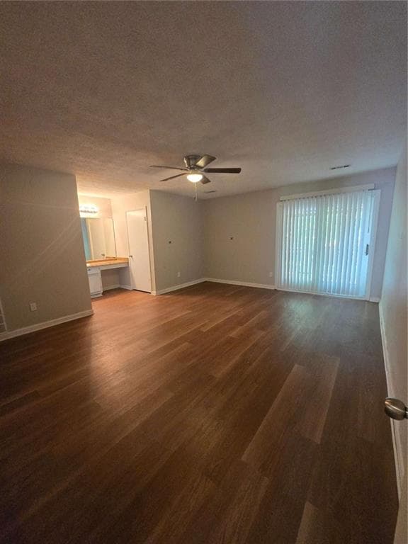 3 bedroom, 2 bathroom, 1,535 sq ft single family residence under contract at 8119 Taylor Road, Riverdale, GA 30274 — photo 6