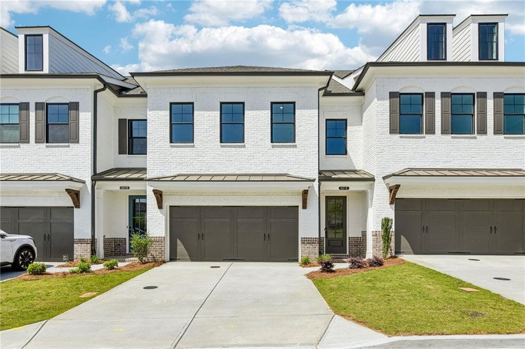 3 bedroom, 3 bathroom, 2,030 sq ft townhouse sold at 4916 Molder Avenue 64, Buford, GA 30518