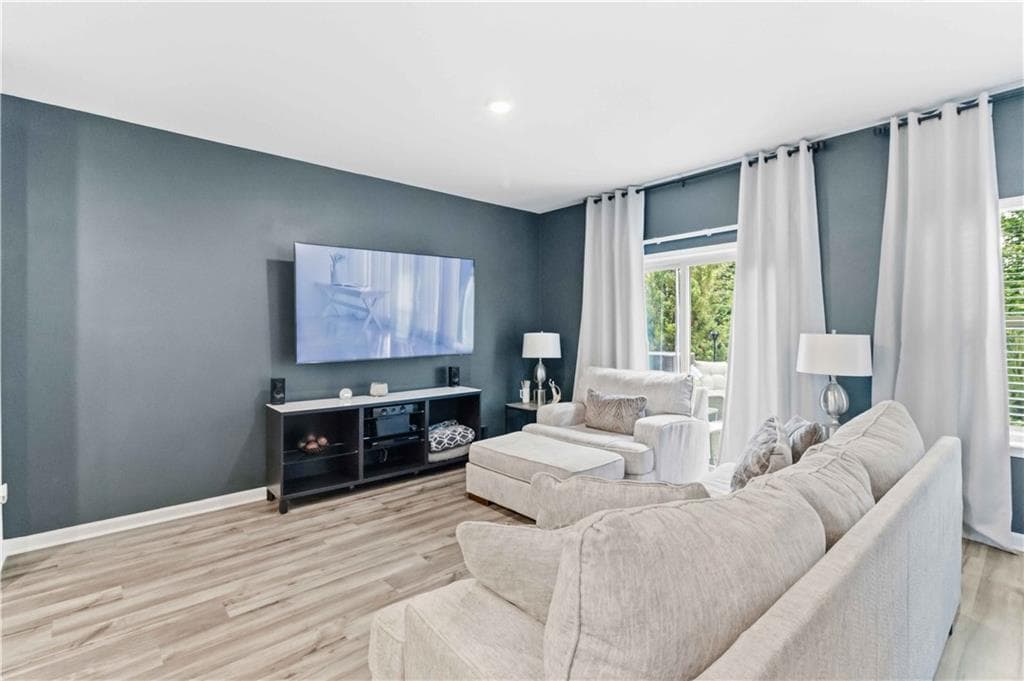 3 bedroom, 3 bathroom, 1,552 sq ft townhouse for sale at 5321 Glade Park Drive, Lilburn, GA 30047 — photo 6