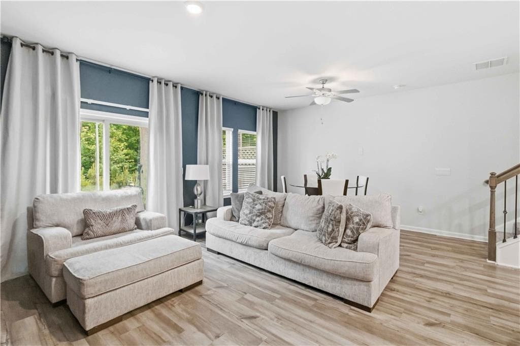 3 bedroom, 3 bathroom, 1,552 sq ft townhouse for sale at 5321 Glade Park Drive, Lilburn, GA 30047 — photo 9