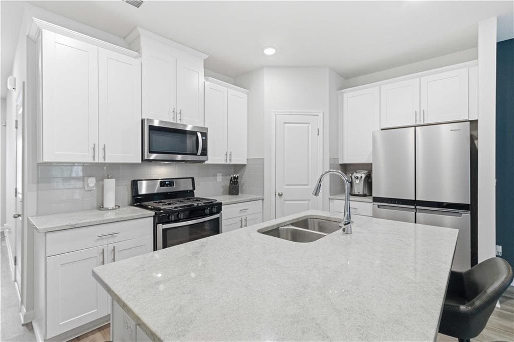 3 bedroom, 3 bathroom, 1,552 sq ft townhouse for sale at 5321 Glade Park Drive, Lilburn, GA 30047 — photo 10