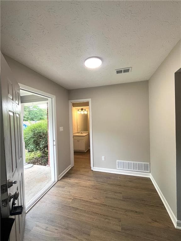 3 bedroom, 3 bathroom, 2,453 sq ft duplex for rent at 5843 Summerglen Lane, Atlanta, GA 30349 for $1,695 a month — photo 3
