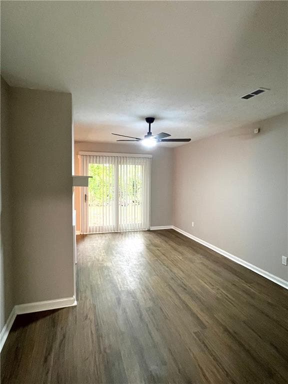 3 bedroom, 3 bathroom, 2,453 sq ft duplex for rent at 5843 Summerglen Lane, Atlanta, GA 30349 for $1,695 a month — photo 8