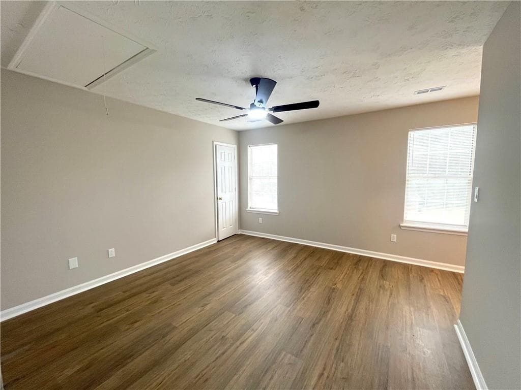 3 bedroom, 3 bathroom, 2,453 sq ft duplex for rent at 5843 Summerglen Lane, Atlanta, GA 30349 for $1,695 a month — photo 10