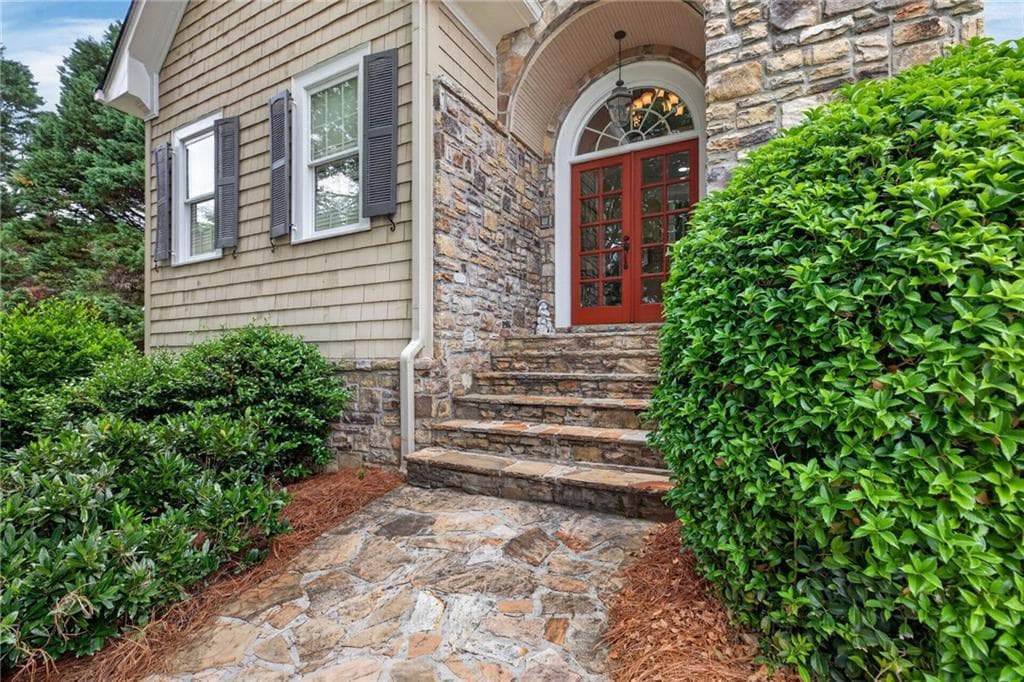 6 bedroom, 6 bathroom, 5,184 sq ft single family residence for sale at 420 Bevy Court, Duluth, GA 30097 — photo 4