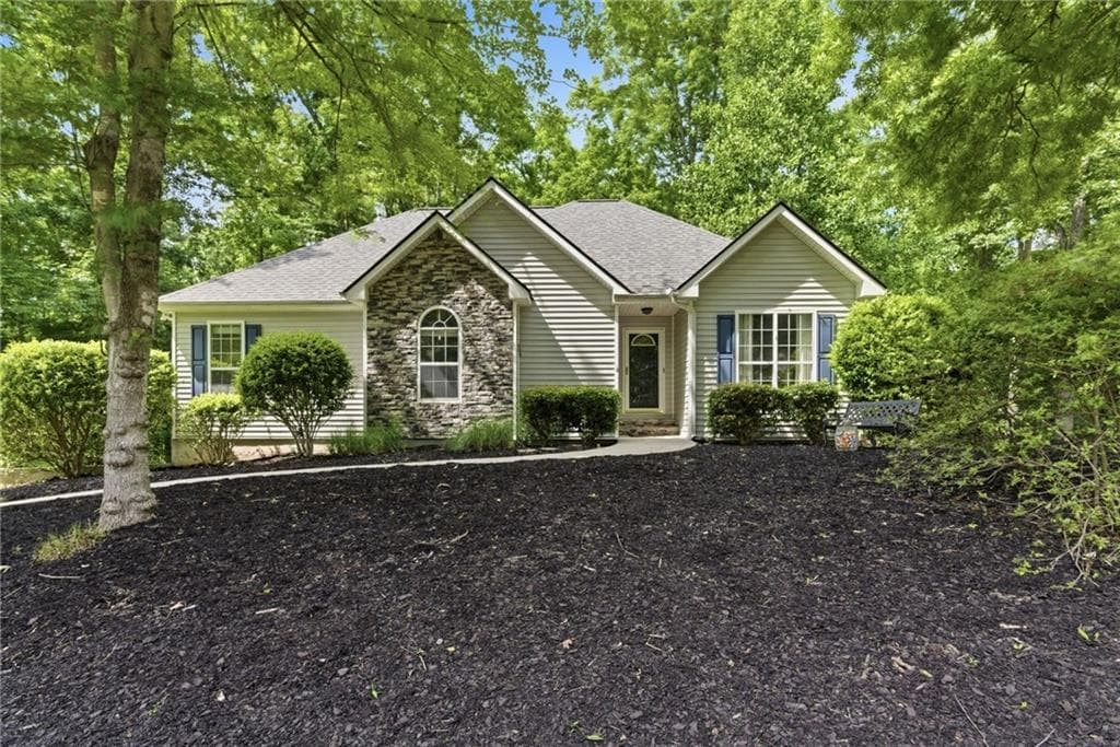 3 bedroom, 3 bathroom, 2,037 sq ft single family residence sold at 7260 Serenity Place, Cumming, GA 30041