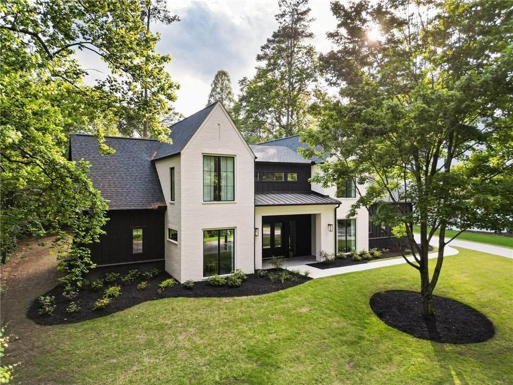 6 bedroom, 6 bathroom, 4,800 sq ft single family residence for rent at 2742 Winding Lane, Brookhaven, GA 30319 for $13,000 a month — photo 2