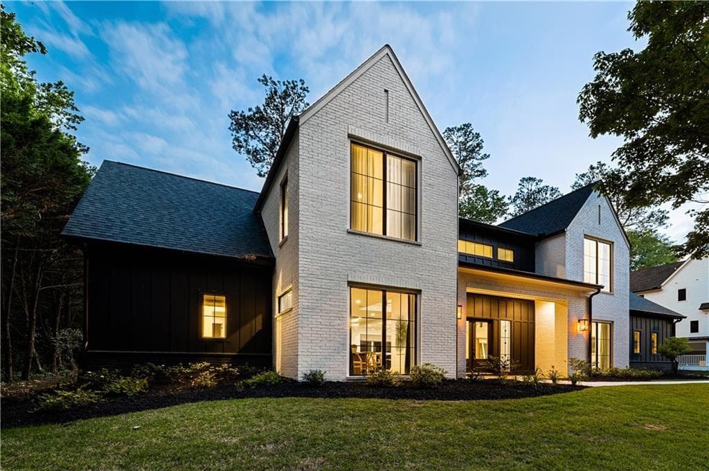 6 bedroom, 6 bathroom, 4,800 sq ft single family residence for rent at 2742 Winding Lane, Brookhaven, GA 30319 for $13,000 a month — photo 3