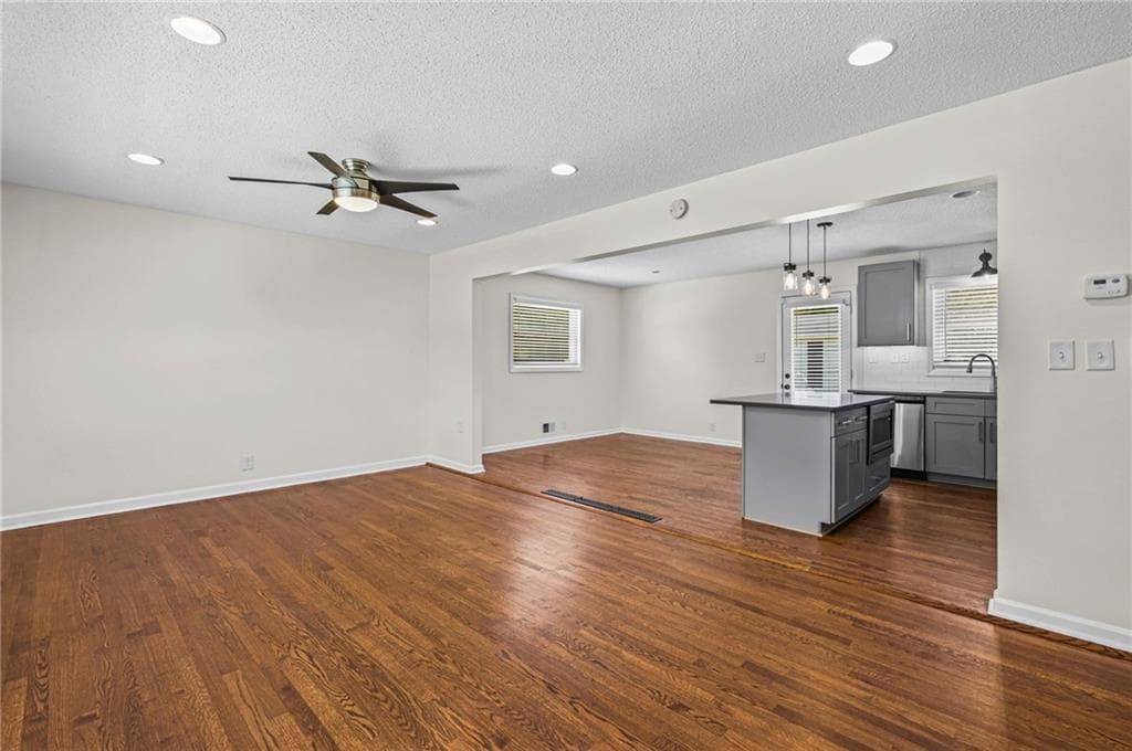 4 bedroom, 3 bathroom, 1,800 sq ft single family residence under contract at 2497 Whites Mill Lane, Decatur, GA 30032 — photo 5