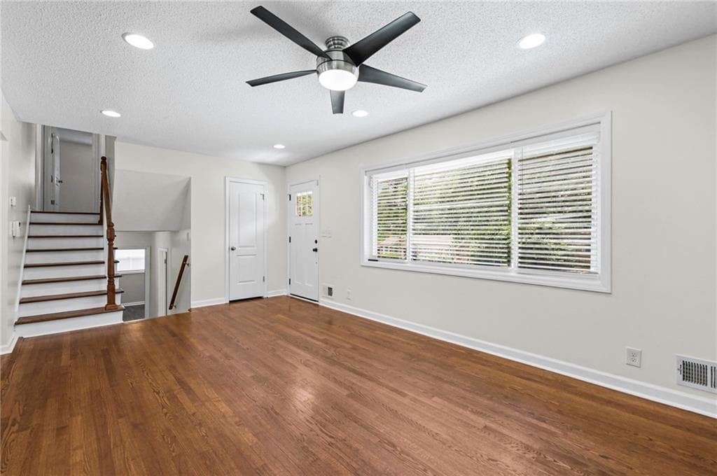 4 bedroom, 3 bathroom, 1,800 sq ft single family residence under contract at 2497 Whites Mill Lane, Decatur, GA 30032 — photo 6