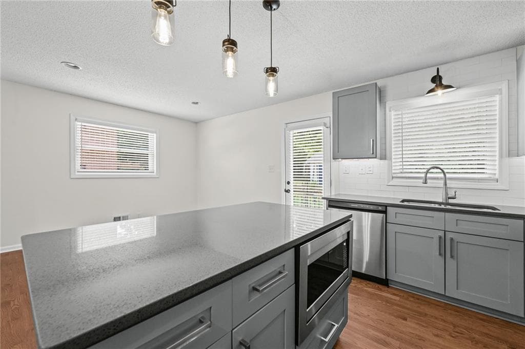4 bedroom, 3 bathroom, 1,800 sq ft single family residence under contract at 2497 Whites Mill Lane, Decatur, GA 30032 — photo 10