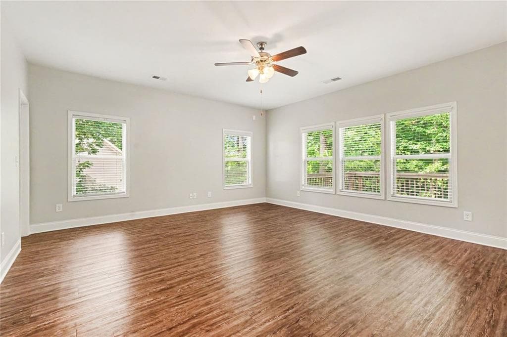 4 bedroom, 3 bathroom, 2,312 sq ft single family residence for sale at 825 Sassafras Lane, Hoschton, GA 30548 — photo 5