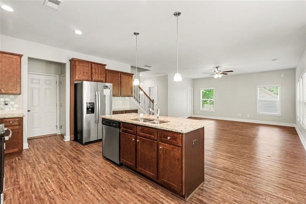 4 bedroom, 3 bathroom, 2,312 sq ft single family residence for sale at 825 Sassafras Lane, Hoschton, GA 30548 — photo 8