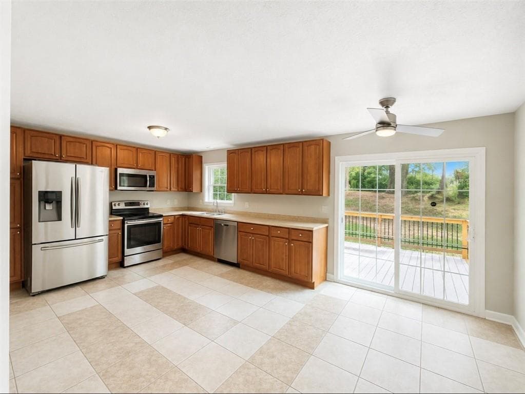 4 bedroom, 2 bathroom, 2,352 sq ft single family residence for sale at 6692 Cambridge Drive, Rex, GA 30273 — photo 3