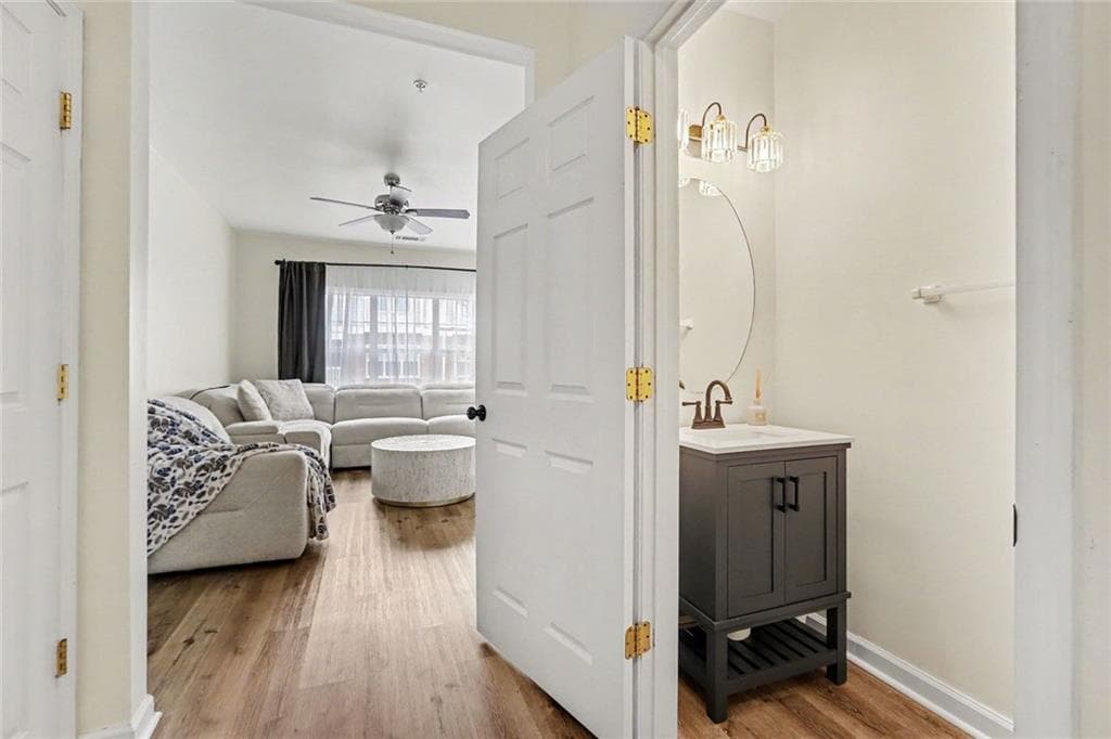 2 bedroom, 3 bathroom, 1,379 sq ft townhouse for sale at 6115 Woodland Lane, Alpharetta, GA 30009 — photo 6