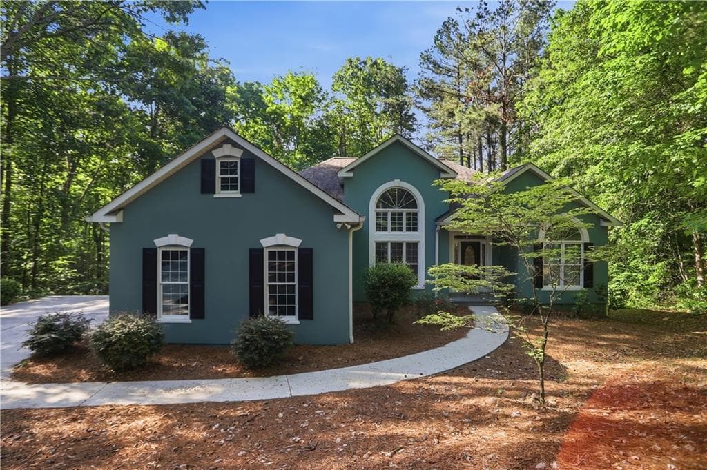 3 bedroom, 2 bathroom, 1,850 sq ft single family residence under contract at 940 Cider Ridge Court, Clarkesville, GA 30523