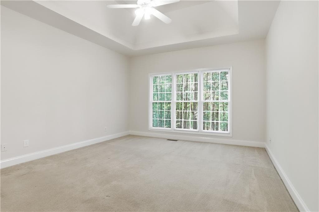 3 bedroom, 2 bathroom, 1,850 sq ft single family residence under contract at 940 Cider Ridge Court, Clarkesville, GA 30523 — photo 4