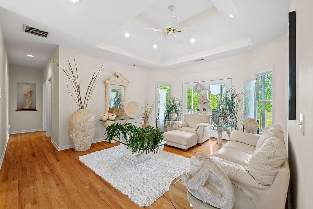 4 bedroom, 5 bathroom, 5,173 sq ft single family residence for sale at 145 Lees Overlook, Fayetteville, GA 30214 — photo 9