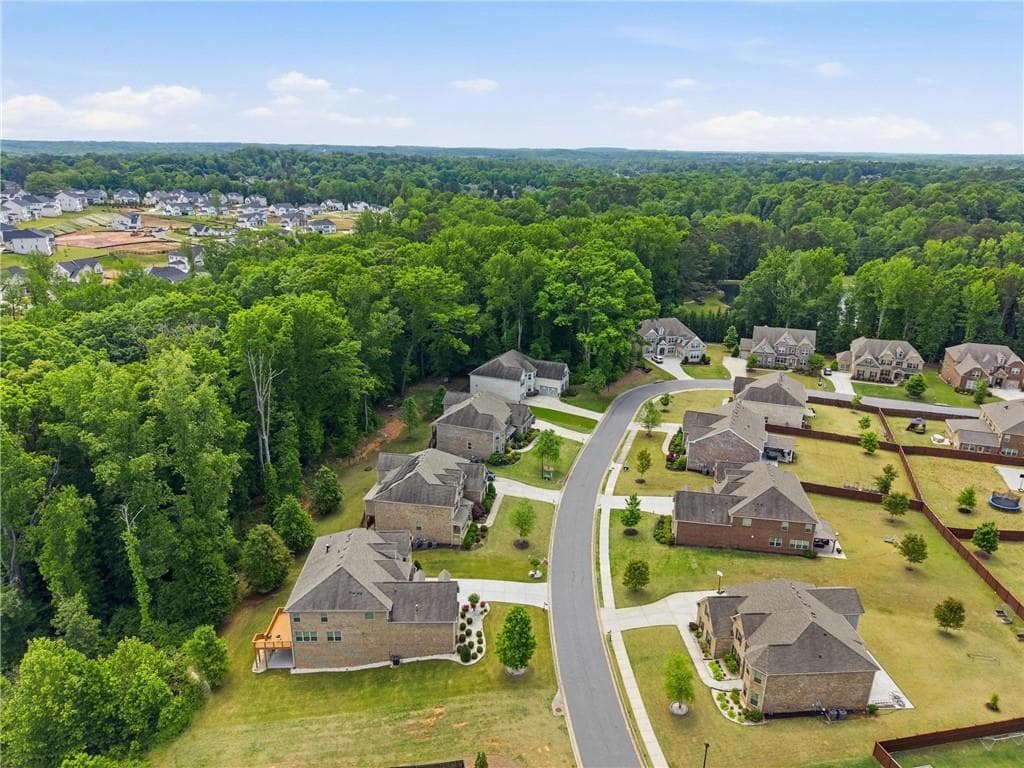 6 bedroom, 6 bathroom, 4,526 sq ft single family residence for sale at 6010 Ashborough Park, Cumming, GA 30040 — photo 2