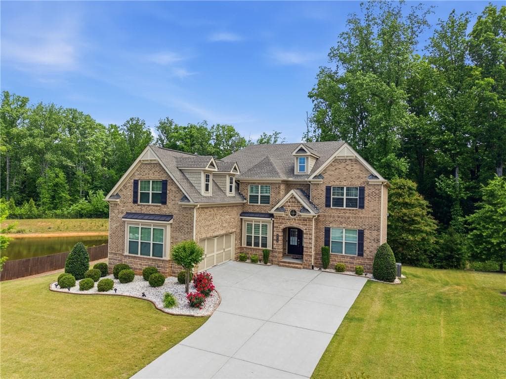 6 bedroom, 6 bathroom, 4,526 sq ft single family residence for sale at 6010 Ashborough Park, Cumming, GA 30040 — photo 6