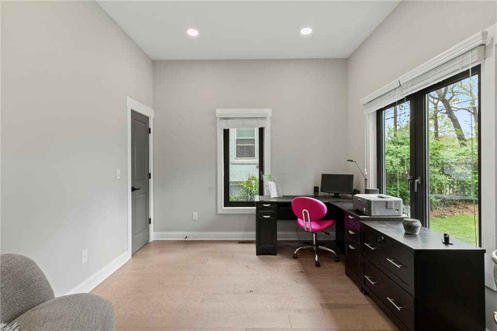 5 bedroom, 4 bathroom, 2,529 sq ft single family residence for sale at 1521 Sylvan Road, Atlanta, GA 30310 — photo 8