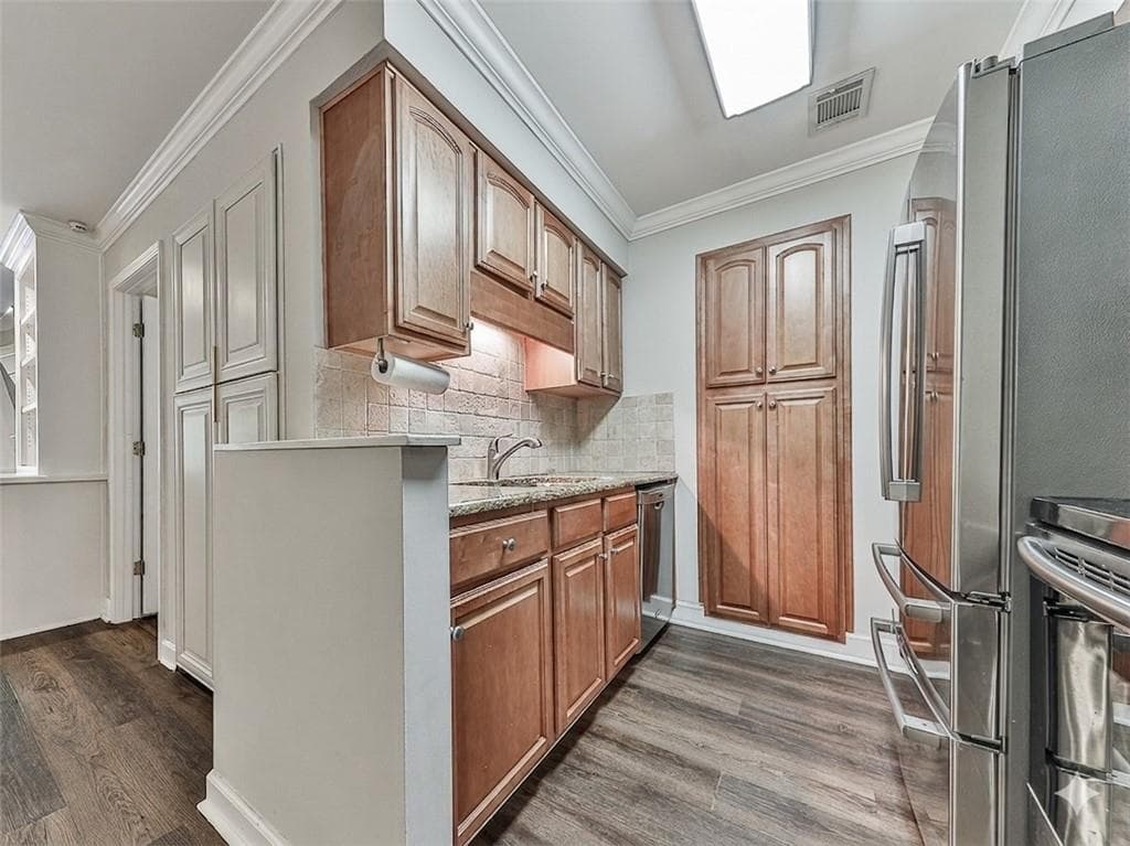 2 bedroom, 2 bathroom, 1,224 sq ft condominium for sale at 25104 Plantation Drive, Atlanta, GA 30324 — photo 5
