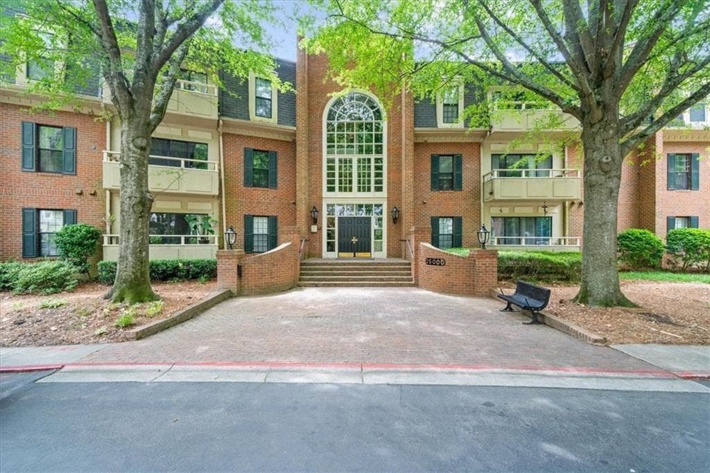 2 bedroom, 2 bathroom, 1,224 sq ft condominium for sale at 25104 Plantation Drive, Atlanta, GA 30324