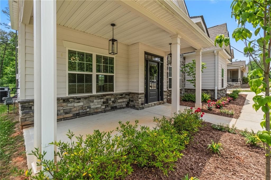 5 bedroom, 4 bathroom, 2,979 sq ft single family residence for sale at 2815 Pilgrim Mill Road, Cumming, GA 30041 — photo 4
