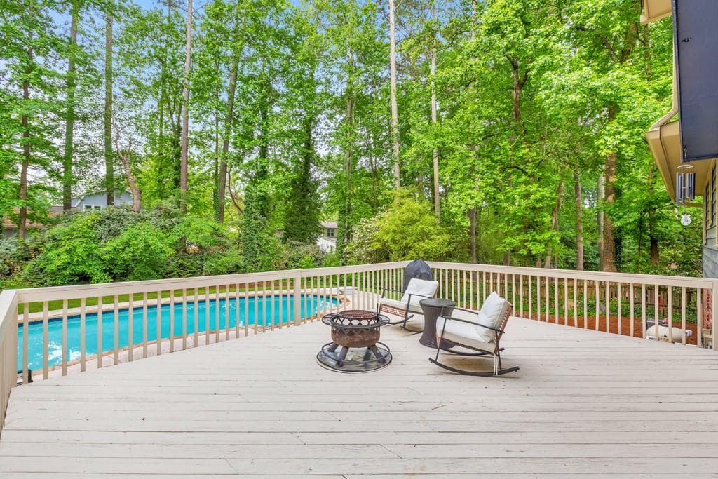 5 bedroom, 4 bathroom, 2,781 sq ft single family residence under contract at 2711 Georgian Court, Marietta, GA 30068 — photo 7