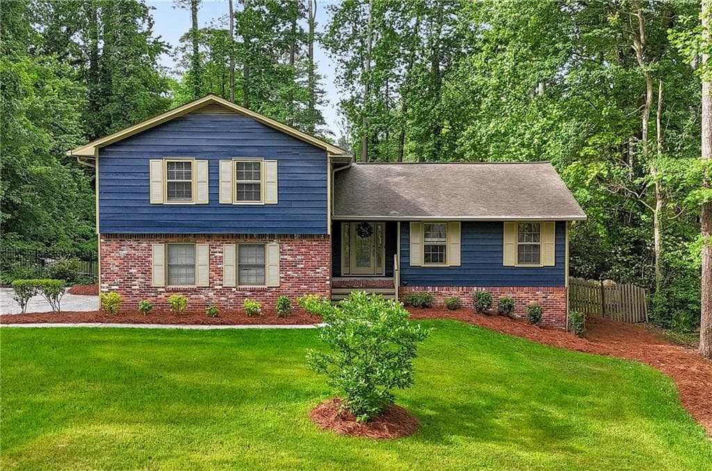 5 bedroom, 4 bathroom, 2,781 sq ft single family residence under contract at 2711 Georgian Court, Marietta, GA 30068 — photo 9