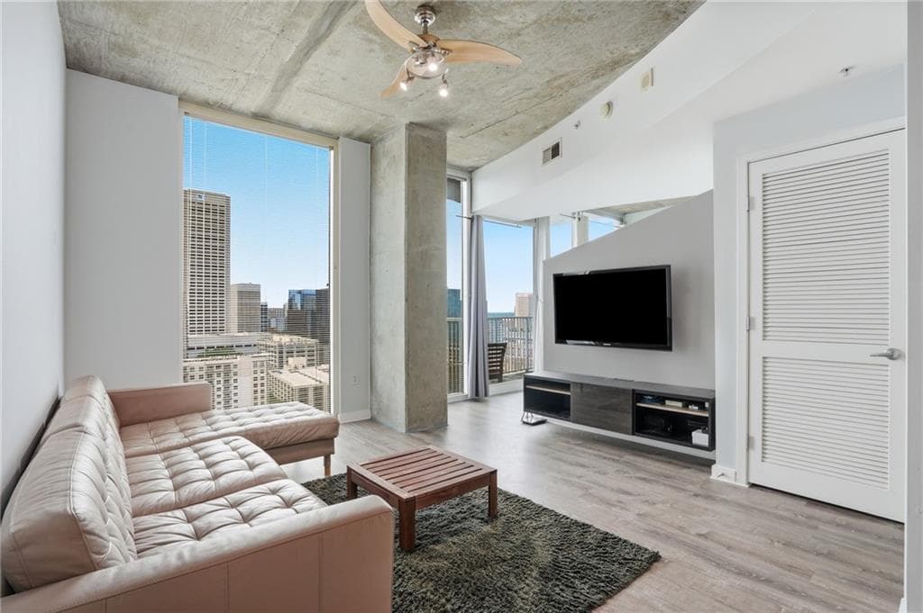 1 bedroom, 1 bathroom, 761 sq ft condominium for sale at 860 Peachtree Street 1909, Atlanta, GA 30308 — photo 2