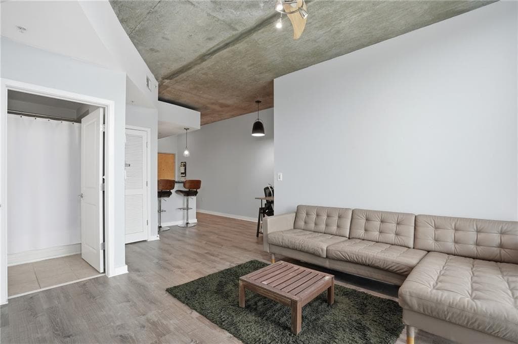 1 bedroom, 1 bathroom, 761 sq ft condominium for sale at 860 Peachtree Street 1909, Atlanta, GA 30308 — photo 4