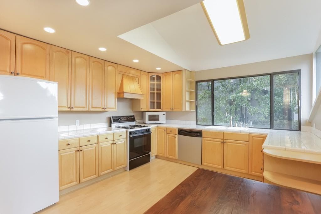 4 bedroom, 3 bathroom, 1,651 sq ft townhouse for rent at 3087 Balearic Drive, Marietta, GA 30067 for $2,650 a month — photo 9