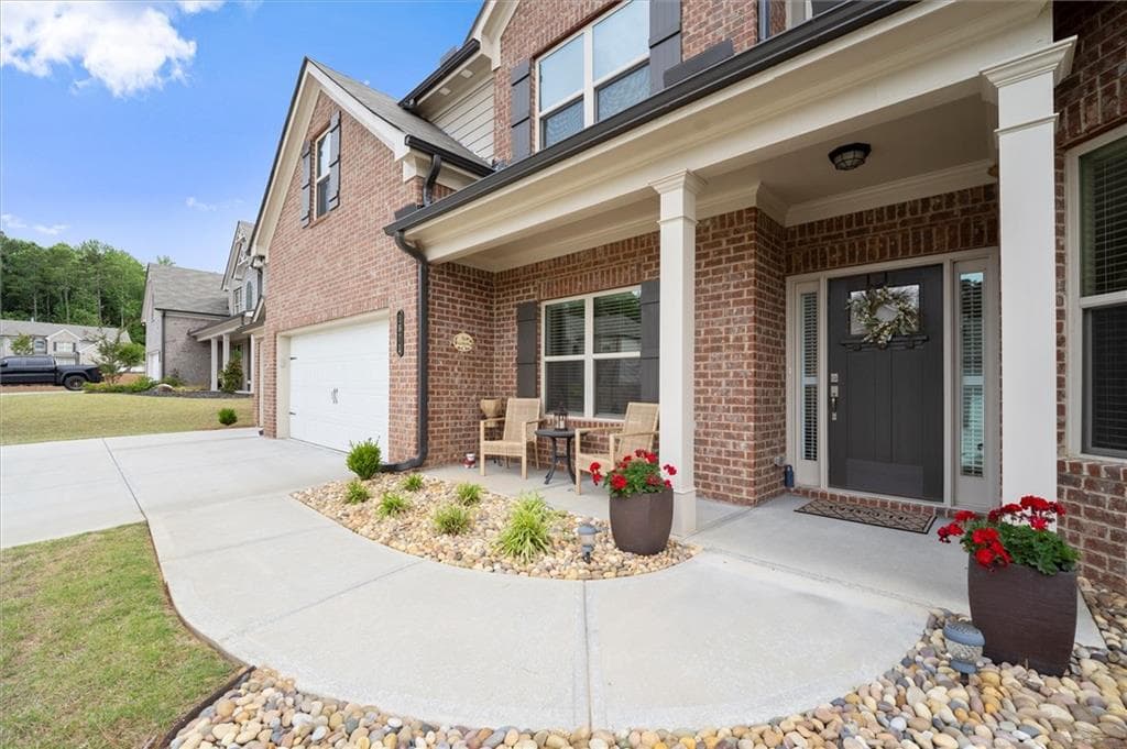 5 bedroom, 3 bathroom, 3,249 sq ft single family residence sold at 1871 Silver Crest Way, Hoschton, GA 30548